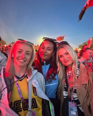 Leah Williamson Instagram - HumanKIND. 
Glastonbury, you were everything I hoped you’d be and more🤍☮️