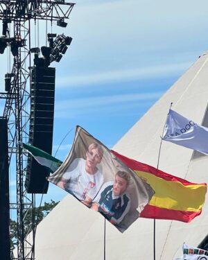 Leah Williamson Instagram - HumanKIND. 
Glastonbury, you were everything I hoped you’d be and more🤍☮️