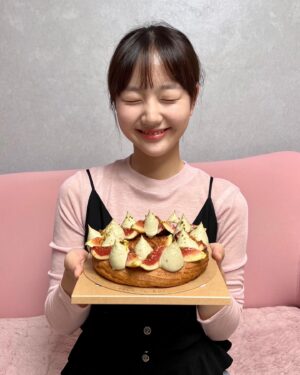Lee Chae-Yun Instagram - 💖오늘은 내 생일💖