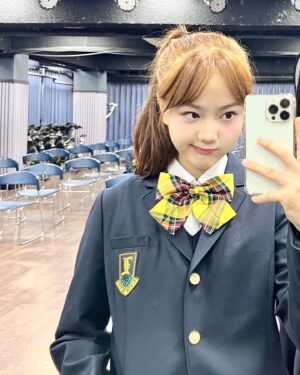 Lee Chae-Yun Instagram - 졸업사진 찍은 날🥲✌🏻