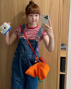 Lee Chae-Yun Instagram - 🍊