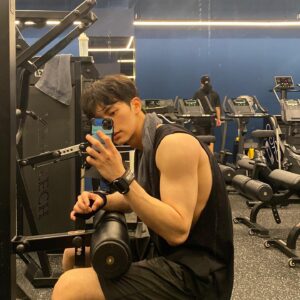 Lee Chae-min Instagram - 💪💪💪