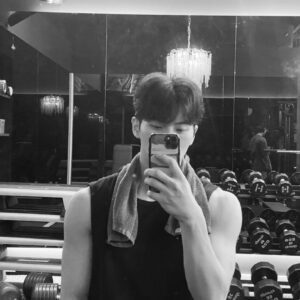 Lee Chae-min Instagram - 💪💪💪