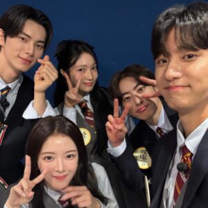 Lee Chae-min Instagram - 하이라키즈 아는형님 출격!!
오늘 밤 8시 50분!!
#아는형님 #하이라키