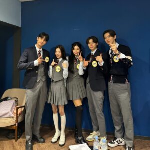 Lee Chae-min Instagram - 하이라키즈 아는형님 출격!!
오늘 밤 8시 50분!!
#아는형님 #하이라키