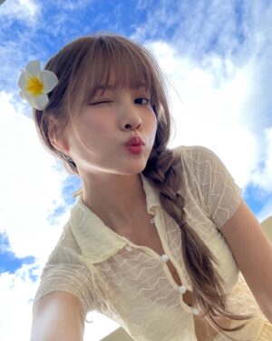 Lee Hae-in Instagram - 마지막은 나의 배영 실력😃