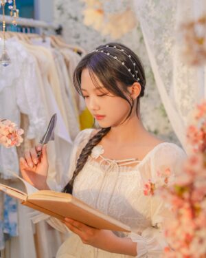 Lee Jae-si Instagram - 🌸✨