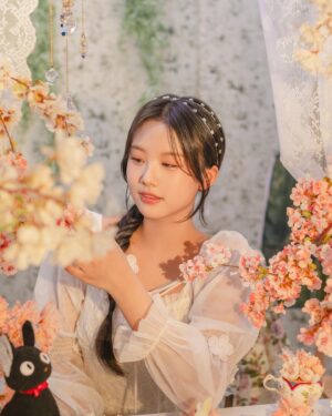 Lee Jae-si Instagram - 🌸✨