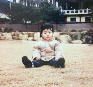 Lee Joo-Ahn Instagram - 내 어린시절 우연히~
#표정부자 #옛날사진 느낌 물씬