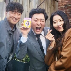 Lee Jun-hyeok Instagram - #대단원의막을내림 #그동안수고많으셨습니다👏 #커피차 #감사합니당💕