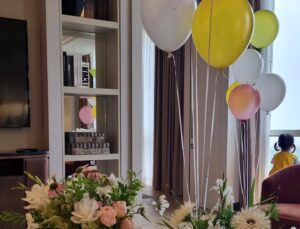 Lee Jung-hyun Instagram - #surprise #babyshower 👼 아가들의 천국 🩵 
#paradisecity #wonderbox