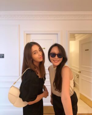 Lee Min-jung Instagram - LA 에서의 급만남 @umjeewon  with 지원언니