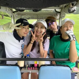Lee Min-jung Instagram - 지영이형과 선아언니 소연이…담주 남자대남자로 다시 붙자 형  ㅋㅋ