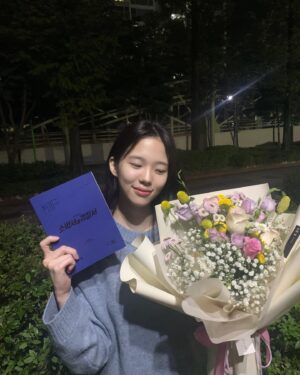 Lee So-e Instagram - #소방서옆경찰서 현서