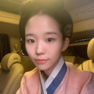 Lee So-e Instagram - <혼례대첩>. 감사합니다❤️