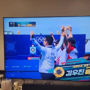 Lee Yeon-bok Instagram - 약시 양궁 남자금메달 김우진  양궁 금메달 5개  넘사벽  양궁 남자선수  여자선수 장하다 ~♡♡♡
#양궁 #금매달5개