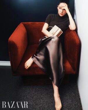 Lee Young-ae Instagram - 🌧🌈🥤🍹🍉🍇🌻⚘️🌸😉😊😘🩵💙🙇‍♀️🙆‍♀️
@harpersbazaarkorea 
@ralphlauren
