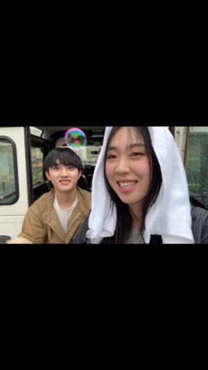Lee Young-ji Instagram - 타이틀곡 피처링은 바로 이분입니다 하하

✨ Small girl ✨

With
@d.o.hkyungsoo ⛽️🌻🛵
💗 6/21 6PM 💗