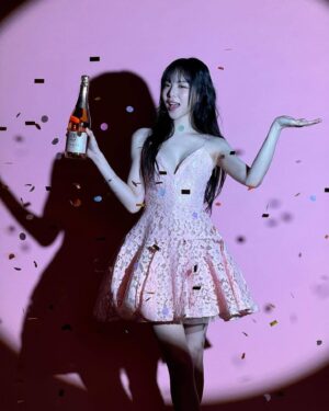 Lee Yul-eum Instagram - 💖