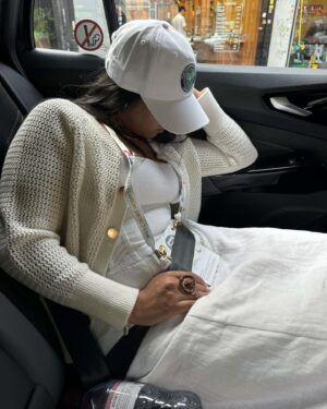Leila Khan Instagram - Wimbledon ‘24 🥹🎾

(From start to finish…) safe to say we had a good time… 

GENUINELY a dream come true. This was SICK and I’m so grateful 🥹😭🤍

Styled by @siangabari 🤍
• in @reiss @aspinaloflondon @missomalondon @thediamond.lab 

Glam @sorchamakeupartist 🤍