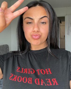 Leila Khan Instagram - Hot girls read books x

After a long old time I did it hehe. Don’t mind me being an actual loser I blame the adrenaline and the nerves 🥳🤍

Read books if you’re bad