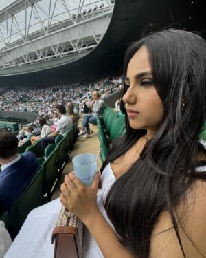 Leila Khan Instagram - Wimbledon ‘24 🥹🎾

(From start to finish…) safe to say we had a good time… 

GENUINELY a dream come true. This was SICK and I’m so grateful 🥹😭🤍

Styled by @siangabari 🤍
• in @reiss @aspinaloflondon @missomalondon @thediamond.lab 

Glam @sorchamakeupartist 🤍
