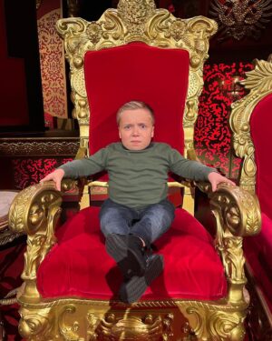 Lenny Rush Instagram - Step aside, Greg! I’m the Taskmaster now! 

Don’t forget that Taskmaster’s New Year Treat is on Channel 4 tonight at 9pm! 

@taskmaster @littlealexhorne @channel4 @deborahmeaden @kojeyradical @backshall.steve @zoetheball