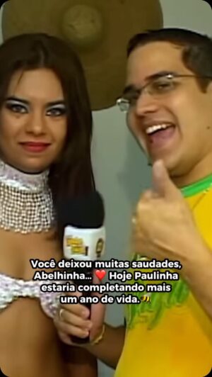 Léo Sampaio Instagram - Há 46 anos, o mundo teve o privilégio de receber a nossa linda abelhinha! 🐝 Te amaremos eternamente, Paulinha! ❤️