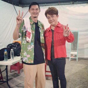 Leo Wang Instagram - 非常欽佩 翁立友 老師

前輩說他的英文名字也是 Leo 
提醒我說 我們要心存感激
很感謝他 跟我說一些深的話