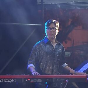 Leo Wang Instagram - 鍵盤手 曾增譯
On the keyboard Mike Tzeng 

#Leo王2021Megaportmusicfestival 
影片提供 by 大港開唱 謝謝大港開唱
Full show on YouTube