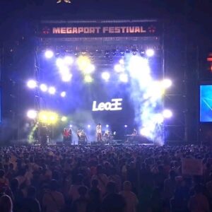 Leo Wang Instagram - 鍵盤手 曾增譯
On the keyboard Mike Tzeng 

#Leo王2021Megaportmusicfestival 
影片提供 by 大港開唱 謝謝大港開唱
Full show on YouTube