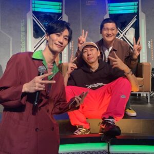 Leo Wang Instagram - 1 大嘻哈時代，節目即將大功告成，非常謝謝節目工作人員、選手，和各位觀眾。我真的很榮幸。
節目的結果有時真的是沒想到，跟一開始想的都不一樣！

這張照片是kitty拍的，蹲在兩位阿哥身後我也很榮幸，其實很溫馨跟感動。

2 ？
3 2021大港開唱 感謝團員 高飛 UG 權哲 明諺 增譯 we had a good time 影片有留下來在youtube 我心已滿足
4 挖砂貓砂 Wassup.com.tw
5 恭喜摯友鱷魚預祝中獎

@mtvtherappers @gima_arf @wassupcatlitter @lasachunyan