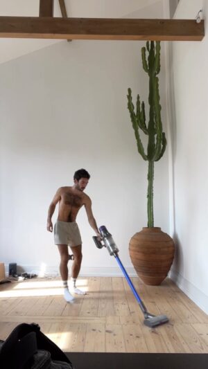 Leonardo Marques Instagram - [🪟HOME] Today I officially started the deco of my apartment in Lisbon 🤍🤍 my parents came to help planting the 4 meters natural cactus that my grandmother gifted me. I bought an old terracota vase and the rest is history. Hope you like it 🌵