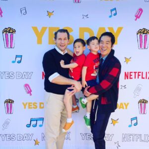 Leonardo Nam Instagram - Looking for a fun family film to watch this weekend? #YesDay is on @netflix today! We all need a family Yes Day!  I had a blast working with @jennifer.garner @edgarramirez25 and my co-conspirator @blacktresscomedy who had me in stitches. Finally a film I did that I can watch with my kids! My twins dressed me for the premiere. I thought they did rather well. Enjoy! 🍿🎥 @netflixfamily @netflixfilm #yesdaychallenge