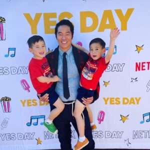 Leonardo Nam Instagram - Looking for a fun family film to watch this weekend? #YesDay is on @netflix today! We all need a family Yes Day!  I had a blast working with @jennifer.garner @edgarramirez25 and my co-conspirator @blacktresscomedy who had me in stitches. Finally a film I did that I can watch with my kids! My twins dressed me for the premiere. I thought they did rather well. Enjoy! 🍿🎥 @netflixfamily @netflixfilm #yesdaychallenge
