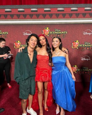 Leonardo Nam Instagram - What do you think of the outfit I chose? Leave a comment 👇 🎩 ♥️Loved celebrating the @disneydescendants Rise of Red movie premiere with my family. TY to @litagency @thefrankieshop @tmtran213 for the fit, @_refind_ for the jewelry, @mystylistlauren for the hair, and ME for the styling! Thanks for following the #grwm series. #disneydescendants #premiere @disneyplus
