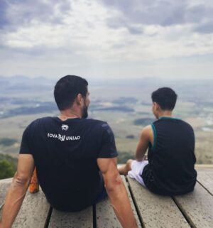 Leonardo Santos Instagram - Ensina a criança no caminho em que deve andar, e ainda quando for velho, não se desviará dele.
- Provérbios 22:6

Feliz dia dos pais !!🙏🏽🔥

#saudades #amor #gratidao