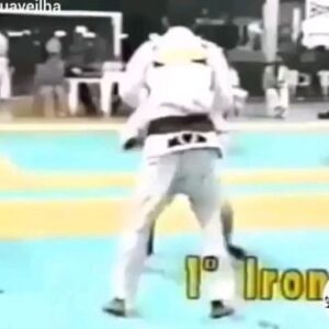 Leonardo Santos Instagram - #tbt

This is how we doing !!🙌🏽👊🏽
#novauniaostyle #reidosleves #01 #capitaogancho #bjj #ibjjf #cbjj #jiujitsu #wearenovauniao #abençoado #obrigado