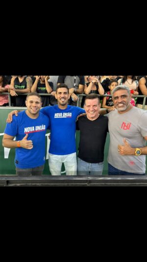 Leonardo Santos Instagram - “Ensina a criança no caminho em que deve andar, e, ainda quando for velho, não se desviará dele.” Provérbios 22:6
Passando a frente no melhor estilo, amor, respeito e gratidão ao seu time e seus professores!!
Isso é Nova União 🙌🏽🔥

#wearenovauniao🙌🏽 #morethanateamafamily❤️