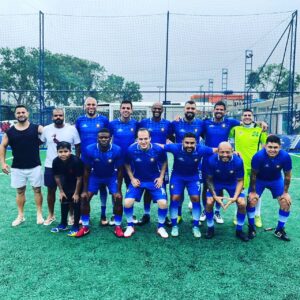 Leonardo Santos Instagram - Fui convidado para participar de um jogo treino dessa seleção …
Pré requisitos :
Habilidade 🤔✅ ( tô voltando)
Velocidade ☑️( chuteira escorregando muito)
Marcação ✅( peguei leve )
Assistência ✅( não errei uma )
Gols☑️ ( joguei na zaga e não subi p o ataque )
Marcação ✅ ( marcando até 3 juntos )… Porrraaa Thiago 
3 pontos ✅
Vontade ✅

Acredito que passei no teste, e logo serei convocado para mais uma vitória !! 😎🤣

As vezes me pergunto pq virei lutador,se meu dom era futebol !??🤔🤔🤷🏽‍♂️🤷🏽‍♂️🤦🏽‍♂️🤦🏽‍♂️😎🇧🇷

#arenacraquedoamanhã #craquedoamanhã #boleiro #craqueécraque #vasco