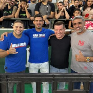 Leonardo Santos Instagram - Mais um dia de competição dessa vez ao lado dos fundadores do meu time @teamnovauniao , @dede_pederneiras e @wendellalexandernu e do nosso presidente @leosantosjj . 🥋🏆🥇🙅🏼‍♂️