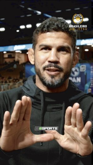 Leonardo Santos Instagram - Um dos maiores campeonatos do Brasil está chegando!!
Brasileiro de Jiu-Jitsu @cbjjoficial 2024🔥🔥🥋

🎥: @m8sportsoficial 

#cbjj #ibjjf #jiujitsu #brasileiro #novauniao