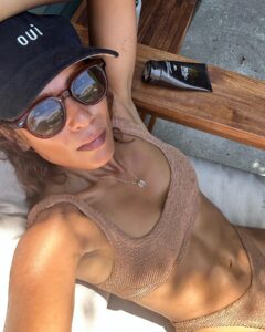 Actress Lesley-Ann Brandt HD Instagram Photos and Wallpapers August 2024