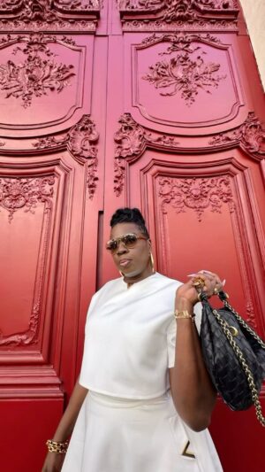 Leslie Jones Instagram - Giving Cunty Cult!
@maisonvalentino 
@newbottega 
@gianvitorossi 
@nbcolympics @teamusa 
Stylist @fresh2impress 
Makeup by @lolasbeautymark 
Hair by @shaluga111