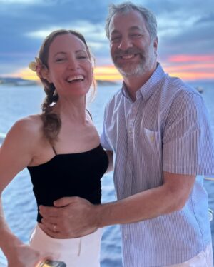 Leslie Mann Instagram - Maude and Iris’s parents🌸
