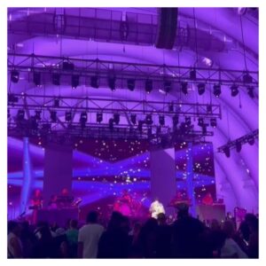 Leslie Odom Jr. Instagram - She said, “I just love to hear you sing.” 🫠😮‍💨

It’s a summer of sweat and a summer of love. See y’all out here