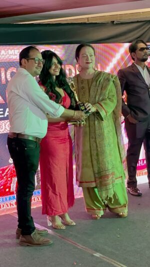 Leslie Tripathy Instagram - Jai Jagannath I got Youth Icon Award 🤩🧿 By Legend Iconic Actress Mandakini Ma’am and Film Producer Uttam Bhansali ji , Shiba Shaikh ji , Ganesh Sahu ji In Mumbai Sahara Star Hotel on 10th August 2024

SHIBA MEDIA WORK @shiba_media_work 
PRESENTS
Youth Icon Indian Award 2024

ORGANIZERS: 
Shiba Shaikh & Ganesh Shahu
@shiba_____official @shahu8930 
CO ORGANIZER: Uttam Bhansali
@u_bhansali3 

#lezlietripathy #leslietripathy #YouthIconIndianAward2024 #viral #viralreels #viralvideos #bollywoodactress