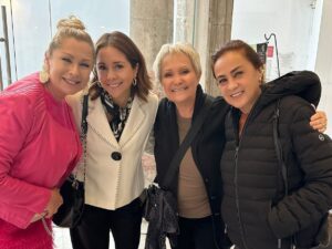 Leticia Calderón Instagram - Festejando con las amigas 🎊@karymelozanoofficial, Alma Delfina, @adrianabarrazaoficial @colladocarlo19, @luciano.collado.71 @miamorsintiempo, @shailadurcal