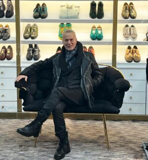 Levent Özdilek Instagram - To be indispensable, you need to be different. 

#style @cameronzigzal.istanbul