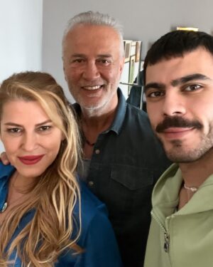 Levent Özdilek Instagram - İyi bayramlar 😎
Sakin ve huzurlu bir tatil diliyorum.